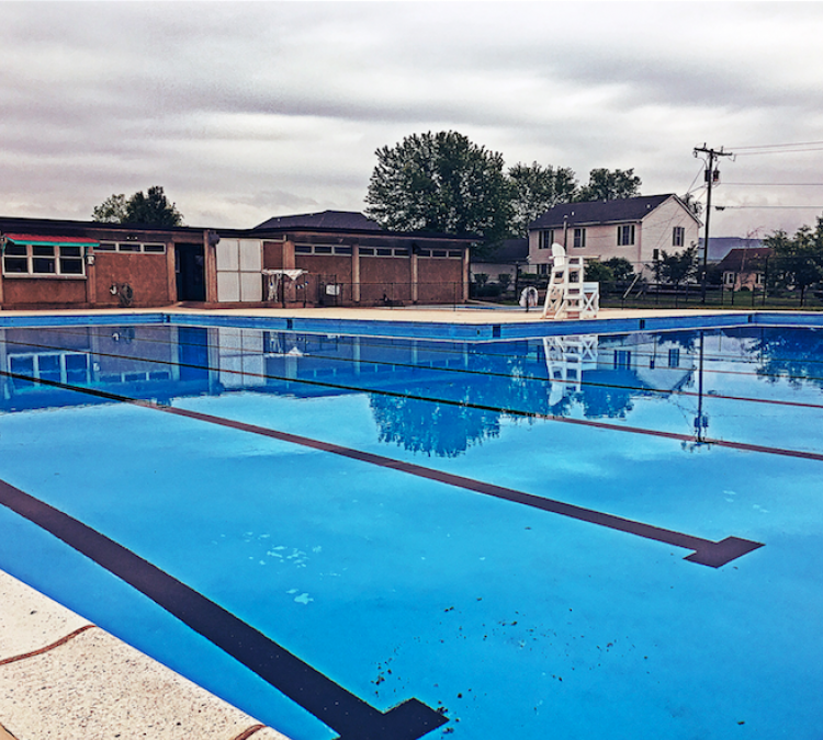 broadway-community-pool-photo